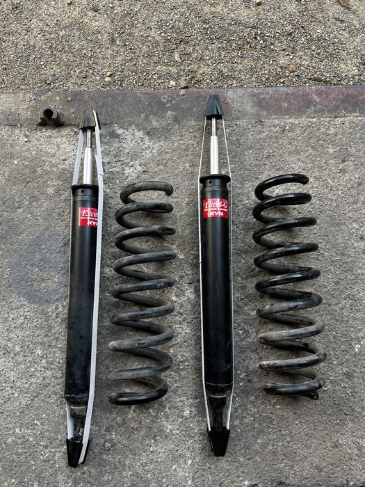 Amortyzatory tył BMW E90