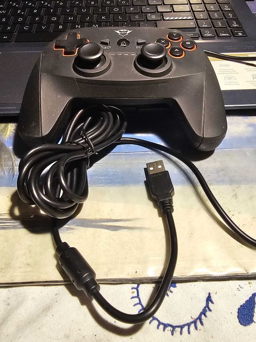 Comando/Gamepad Trust GXT 540 Yula USB