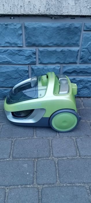 Продам пилосос практично новий!!