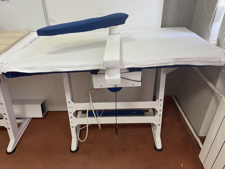 Стіл прасувальний