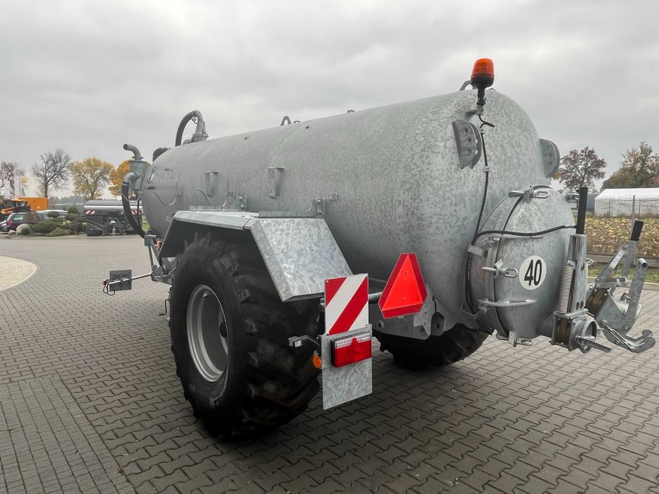 Wóz asenizacyjny PICHON 10400 l