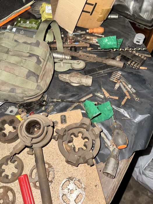 Продам домашнюю утварь. Инструмент, двери, электроинструмент.