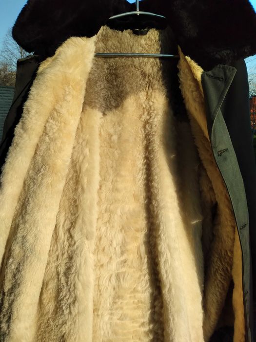 Натуральный чёрный покрытый овчинный тулуп/ кожух -2шт.  р52-54