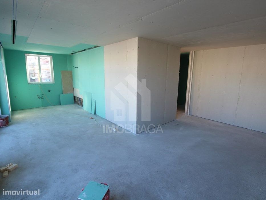 Venda Apartamento T2Cobertura com Terraço Novo, em Real, Braga