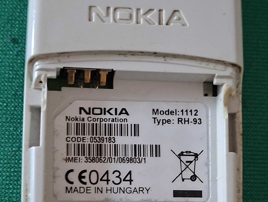 Telemovel vintage Nokia 1112 - avariado