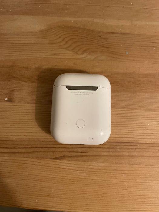 Vendo airpods 2° geração, já usados, mas estão como novos