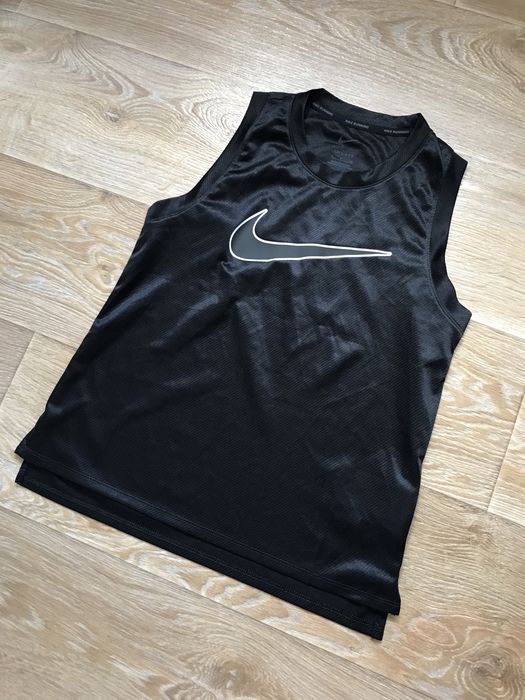 Жіноча майка Nike dri-fit