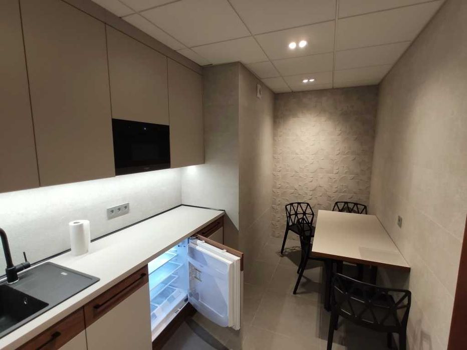 Ціну знижено! Продаж офісу 131 кв.м. Жилянська, 59. 3 поверх