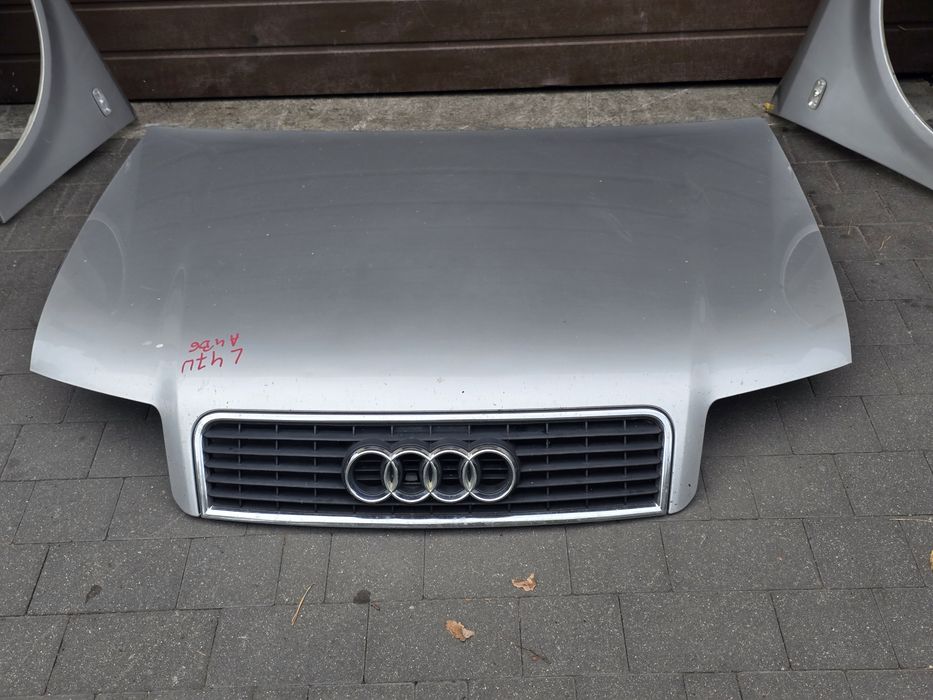 Przód Audi A4 B6 LY7W Europa pas maska  lampy