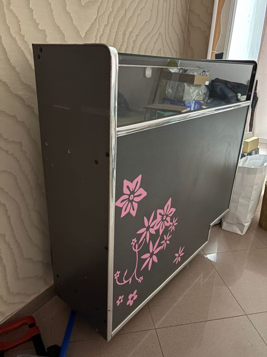 Вітрини  торгівельні оптика прикраси