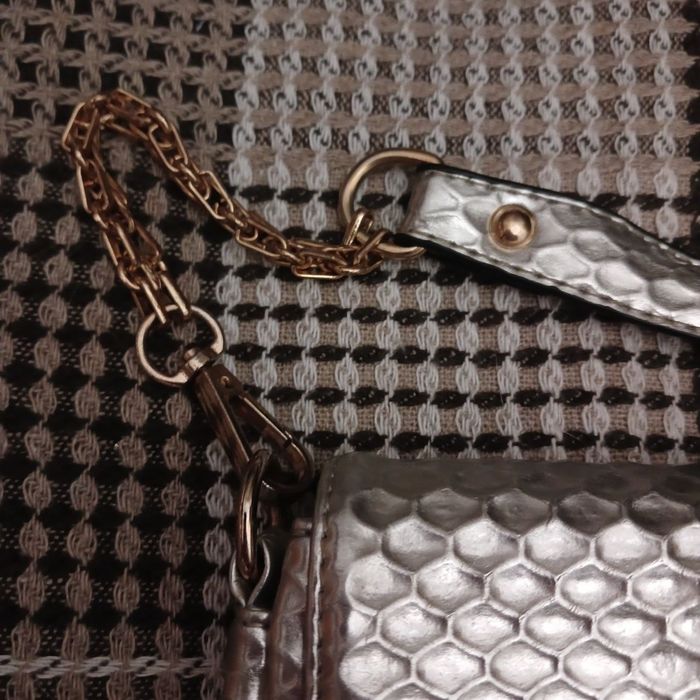 Клач сумка сріблястого кольору