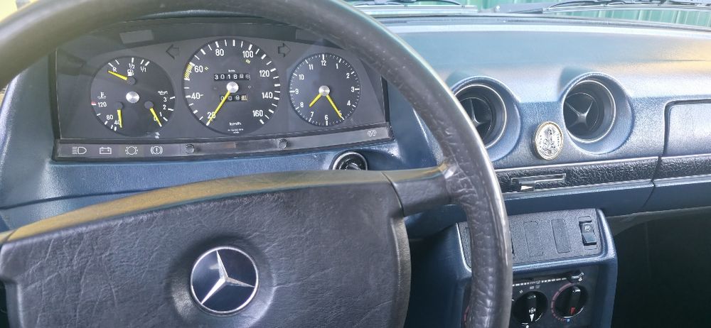 Mercedes w123D 240 D