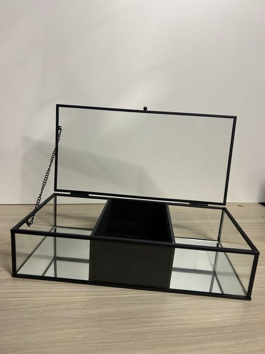 Nowa szklana szkatułka na biżuterię nr.8781