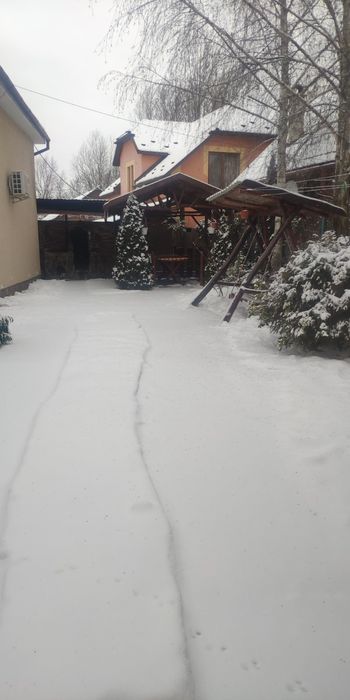 Здається будинок,в с.Дийда,,.біля озера