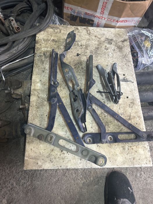 Продам петли на люк или кришку