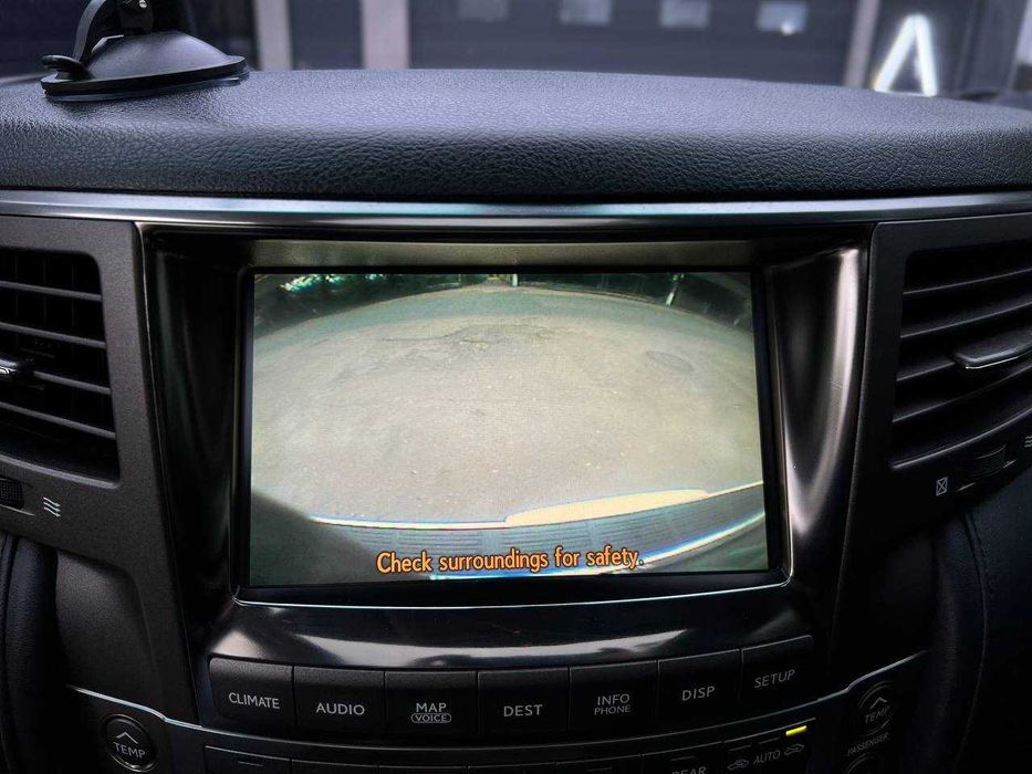 Lexus LX 570 AT 2011