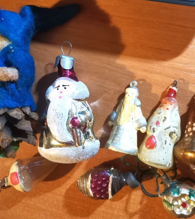 Разные ёлочные игрушки на ёлочку малютку времён СССР.