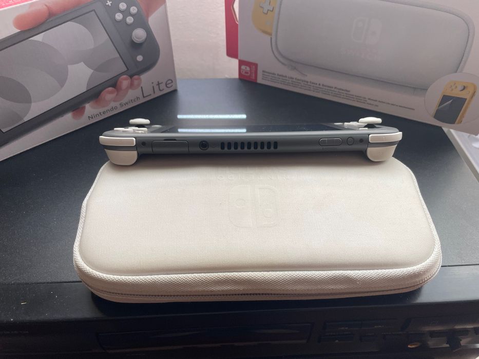 Nintendo Switch Lite – impecável, como nova