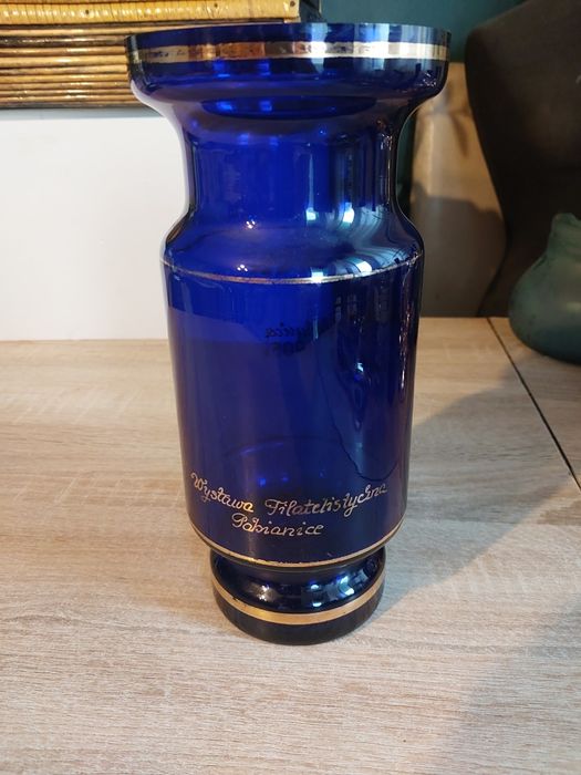 Kolekcjonerski wazon kobaltowym PRL- 75 Rocznica Rewolucji 1905 r