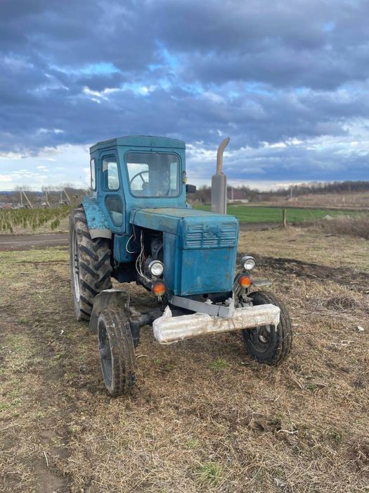 Продається Трактор Т-40 і рама плуга 4 корпусна