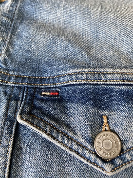 Курточка от tommy hilfiger