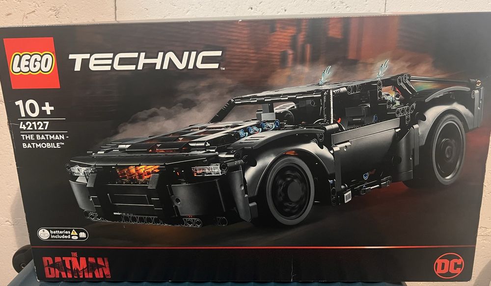 LEGO Technic 42127 THE BATMAN - BATMOBILE | Stan Kolekcjonerski