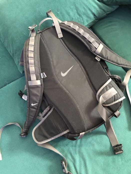 Czarny duży plecak Nike zobacz jaki warto