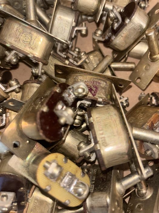 Перемикач (тумблер) двопозиційний МТЗ, ЮМЗ, ЗІЛ, КАМАЗ