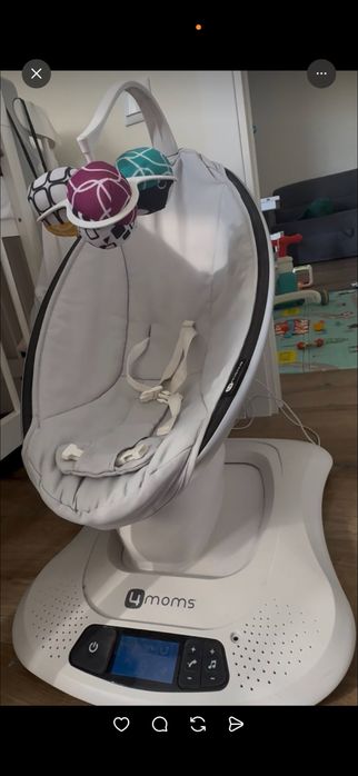 Заколисуючий центр 4MOMS