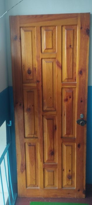 Двері дерев'яні .