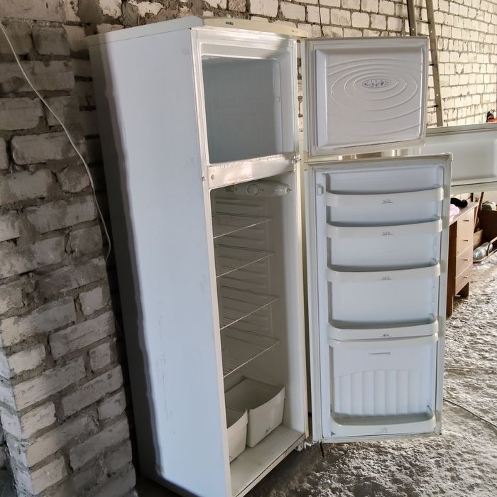 Продам холодильник