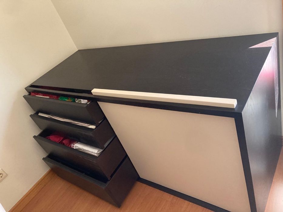 Aparador em madeira maciça