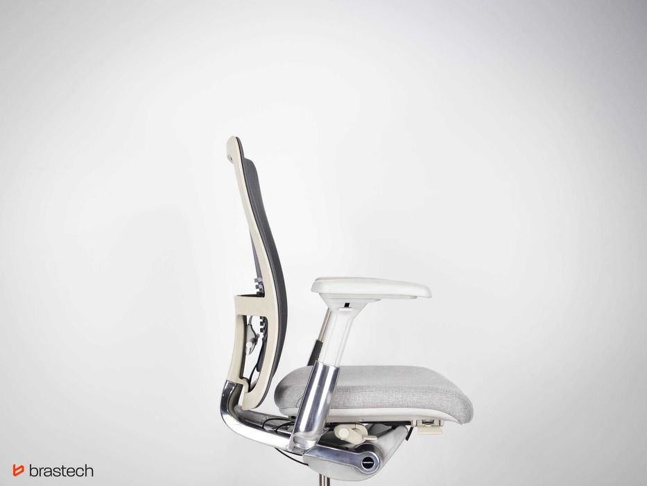 Fotel biurowy Haworth ZODY Nowa Tapicerka