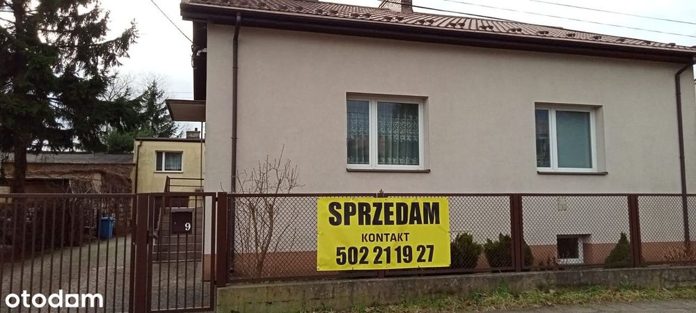 Dwa wolnostojące domy z garażami oraz piwnicą