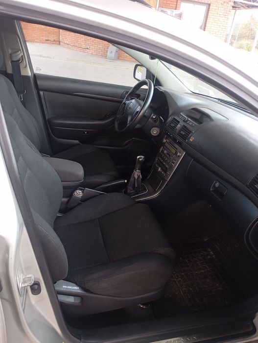 Продам таета авенсис