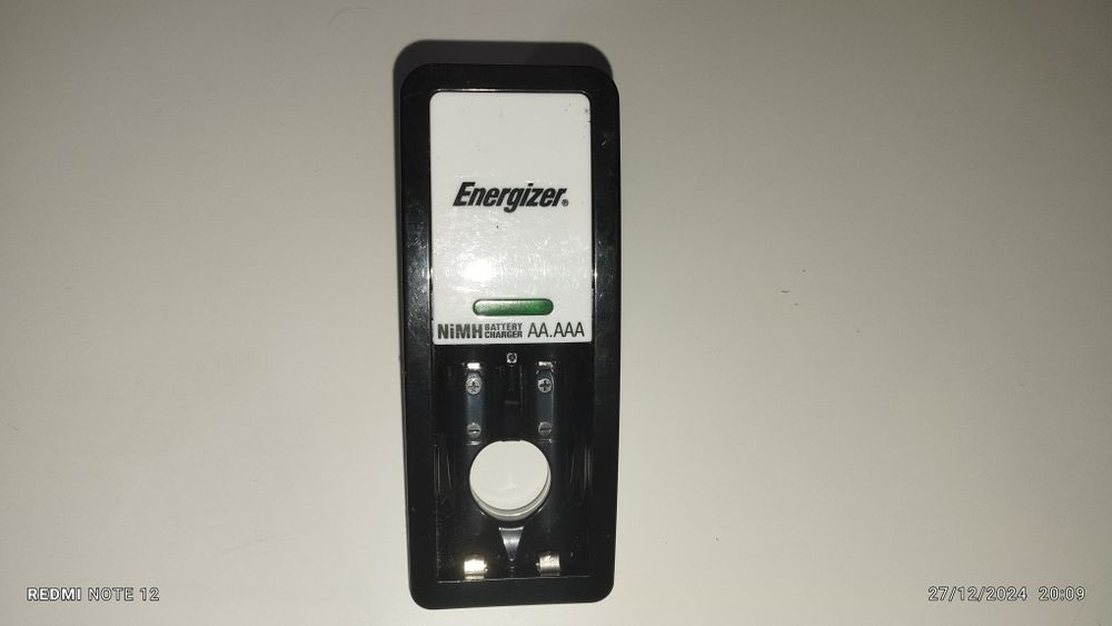 Carregador de pilhas recarregaveis
