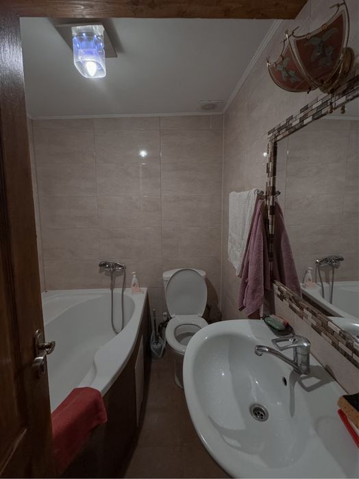 Будинок 421 м2 з ділянкою в с. Тюдів під житло чи готель