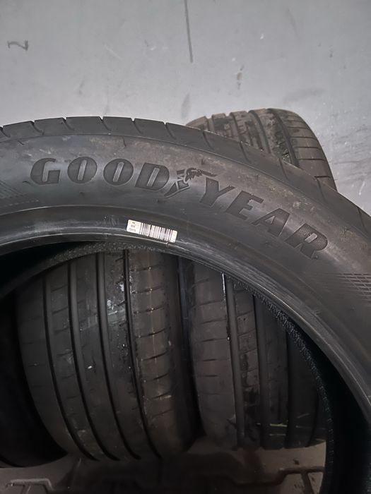 255/45R20 105W Good Year Eagle F1