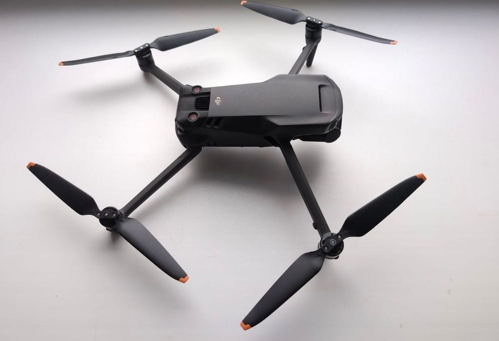 ТОП DJI Mavic 3 дрон в хорошем состоянии, не бу Дрон DJI Mavic 3