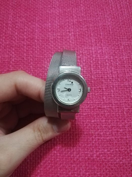 Relógio de pulso com bracelete dupla