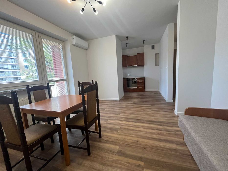 Do wynajęcia 2 pokojowe (45m2) mieszkanie na Krowodrzy, ul. Pod Fortem. Klimatyzacja, bezpośrednio.