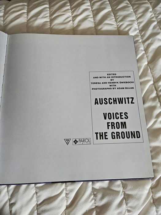 Livro sobre Auschwitz