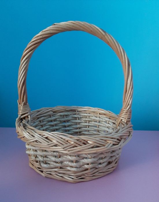 Koszyk koszyczek wielkanocny