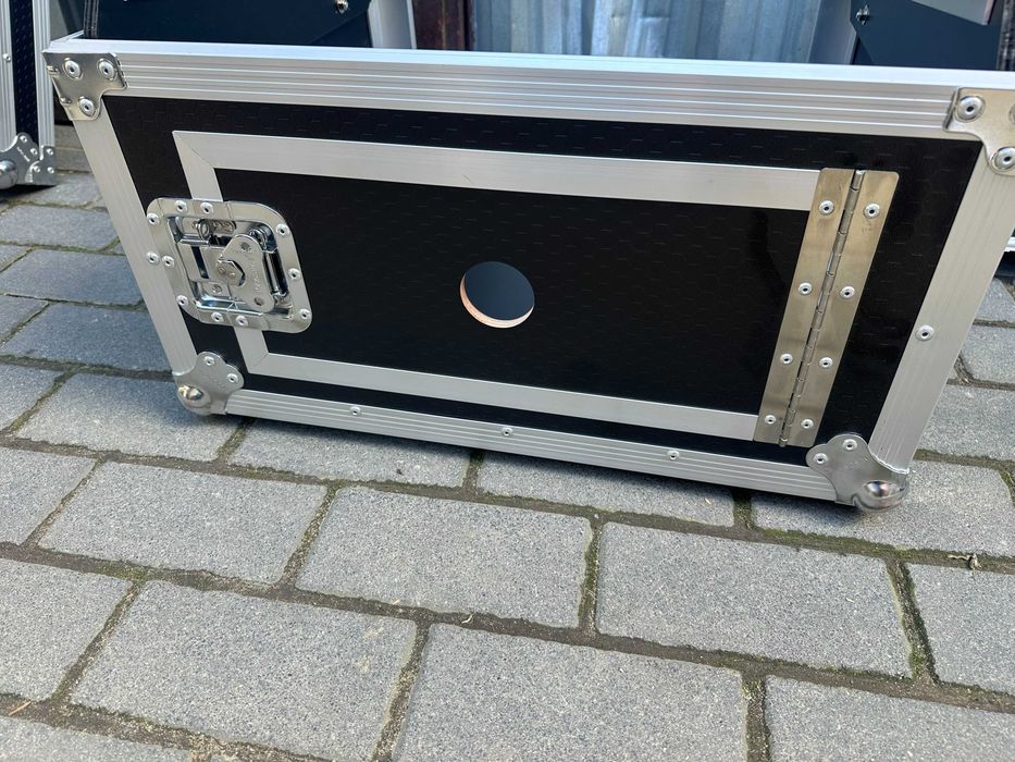 Case, rack z mechanizmem kątowym 6U