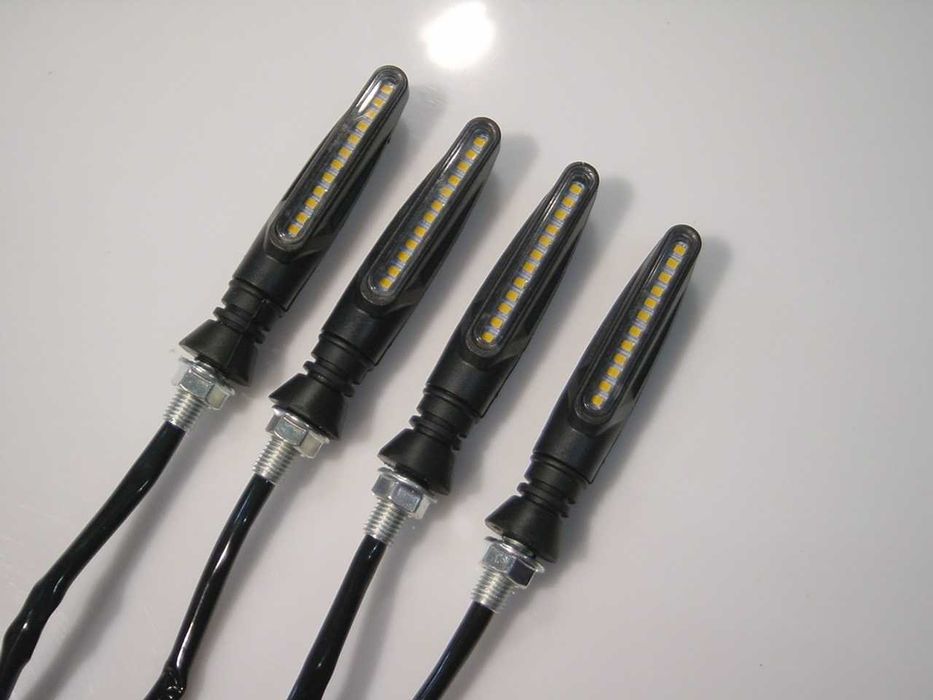 Piscas LED para mota com acendimento sequencial