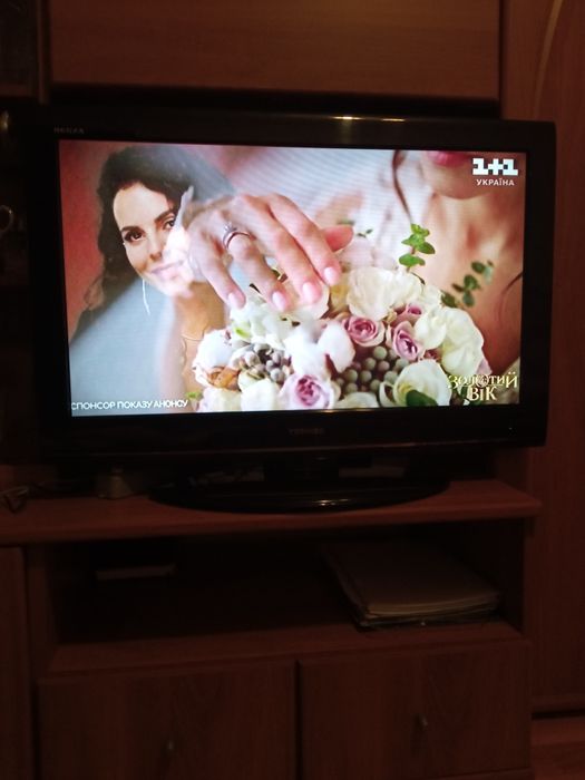 Продам телевизор TOSHIBA REGZA ЖК 32 дюйма 2000 грн