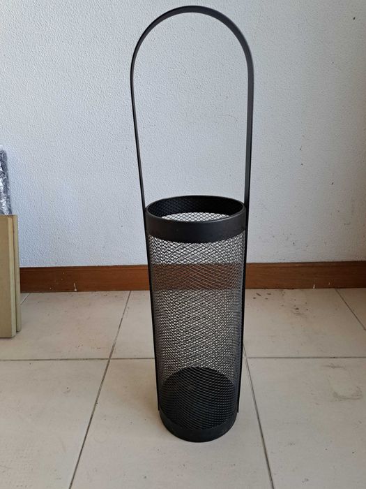 Porta guarda-chuvas em bom estado