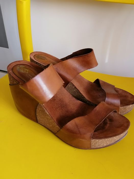 Sandálias em bom estado