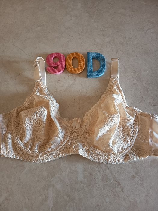 Nowy stanik biustonosz 90 D miękki koronkowy