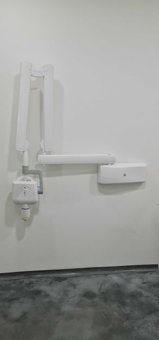 Equipamento dentário de clinica dentária, Cadeira, Ortopantomografo, rvg, autoclave motor implantes KAVO recheio